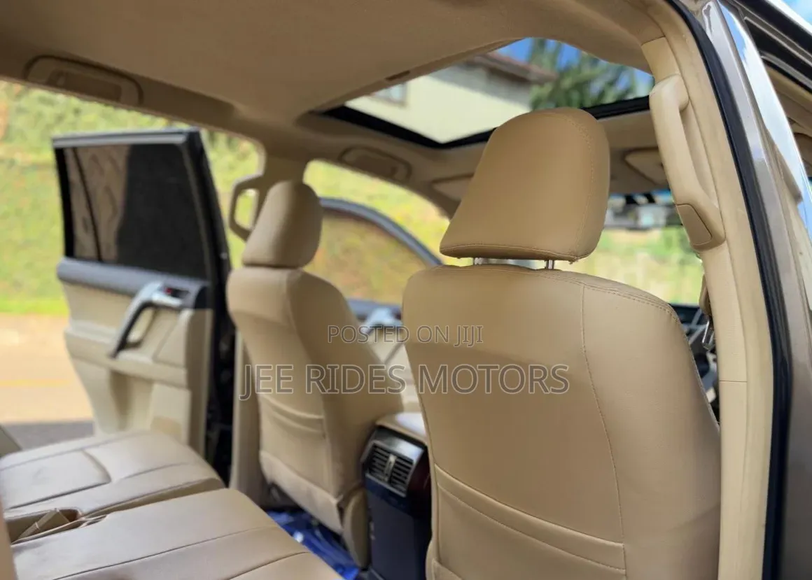 Toyota Land Cruiser Prado 2015 Gray
