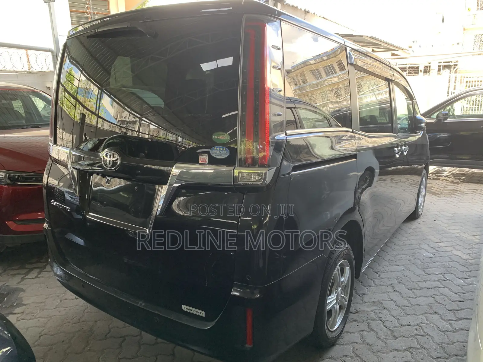 Toyota Esquire 2.0 FWD (7 seater) 2019 Black