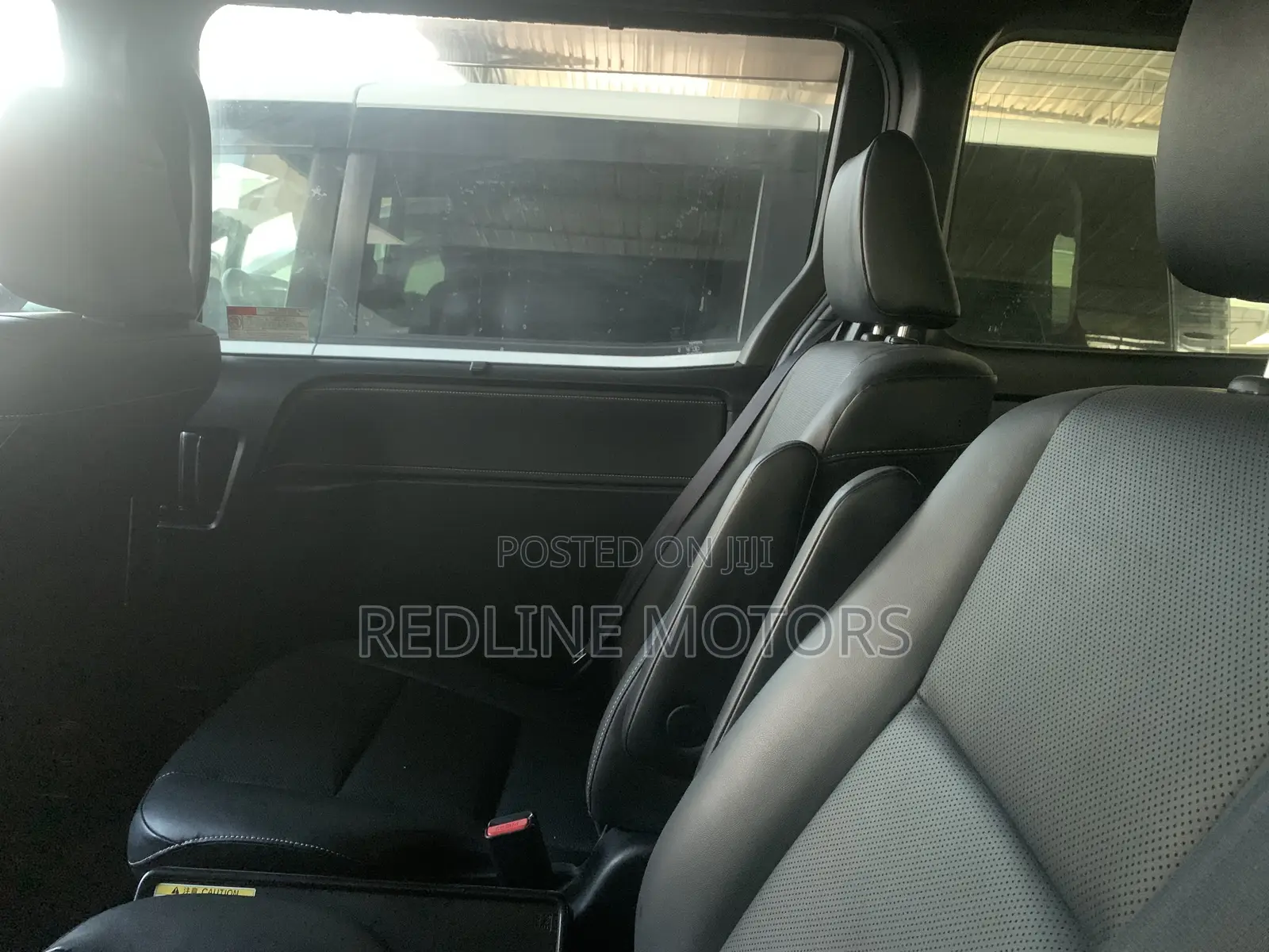 Toyota Esquire 2.0 FWD (7 seater) 2019 Black