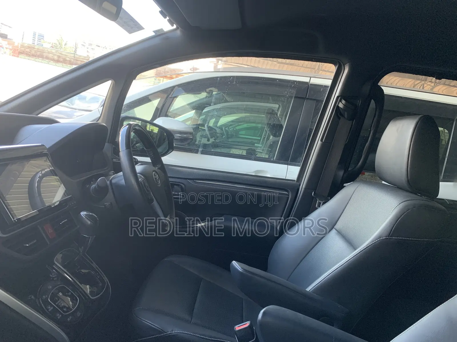 Toyota Esquire 2.0 FWD (7 seater) 2019 Black