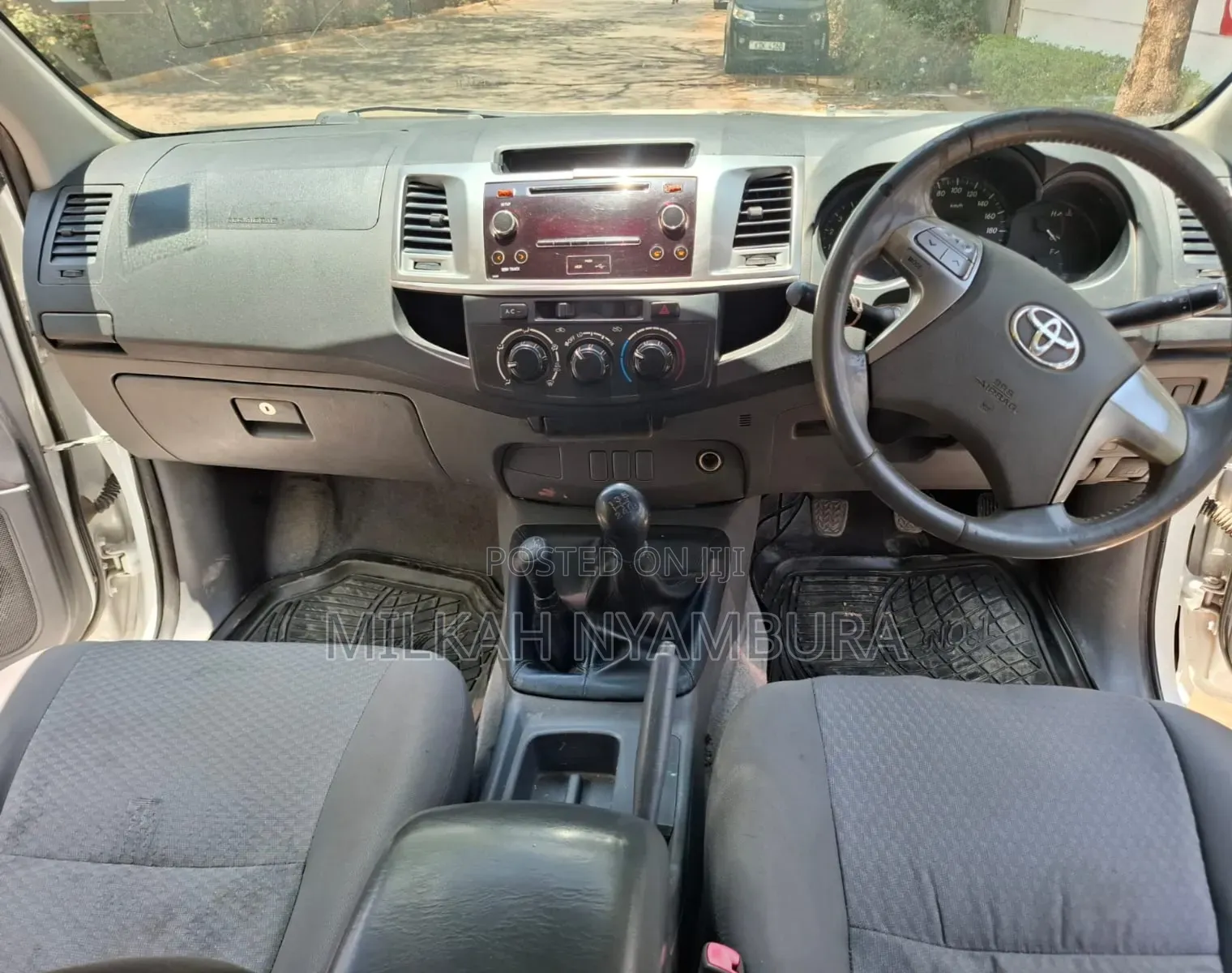Toyota Hilux 2014 White