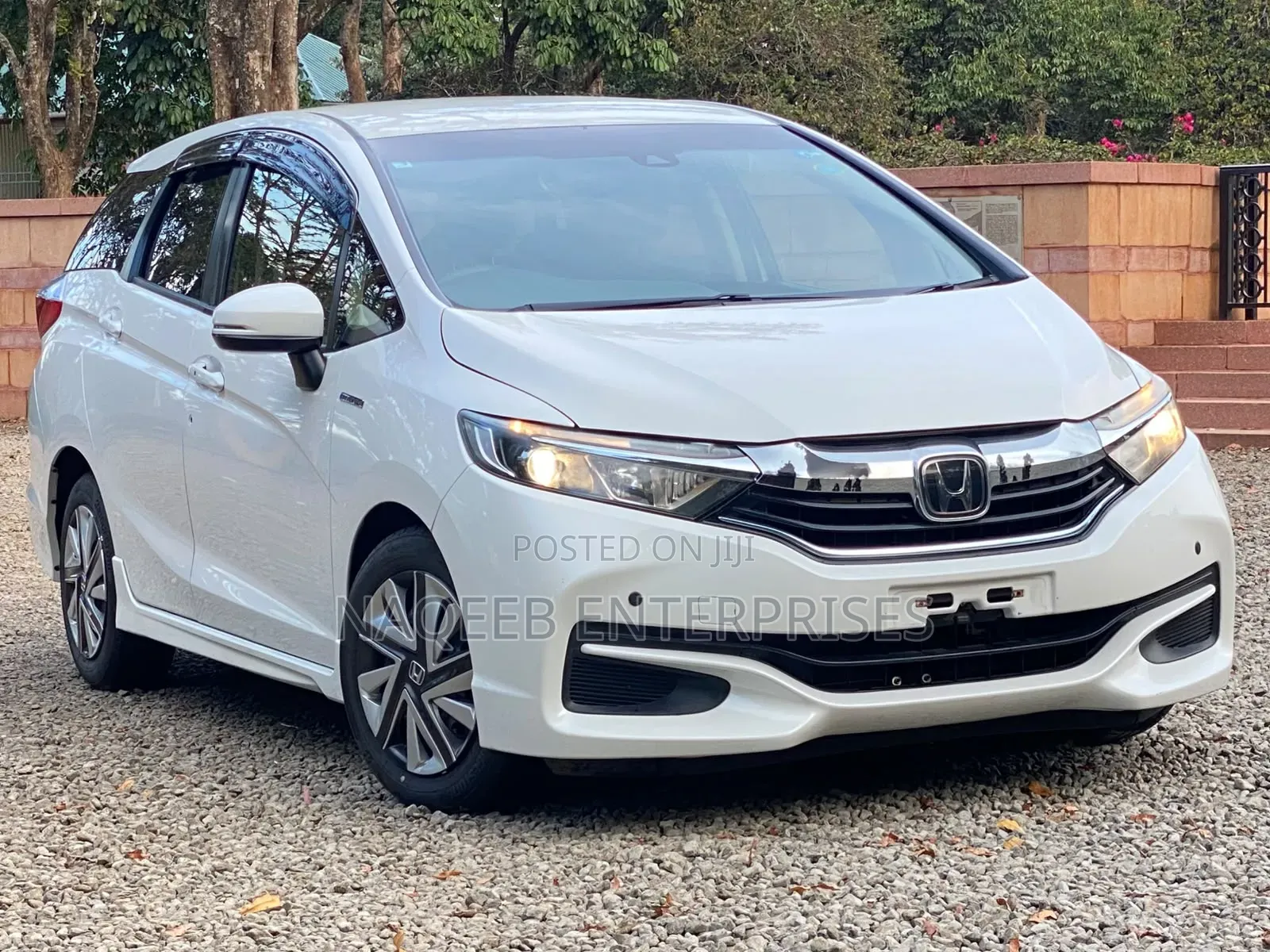 Honda Fit Shuttle 2019 White