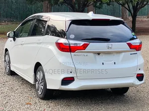 Honda Fit Shuttle 2019 White