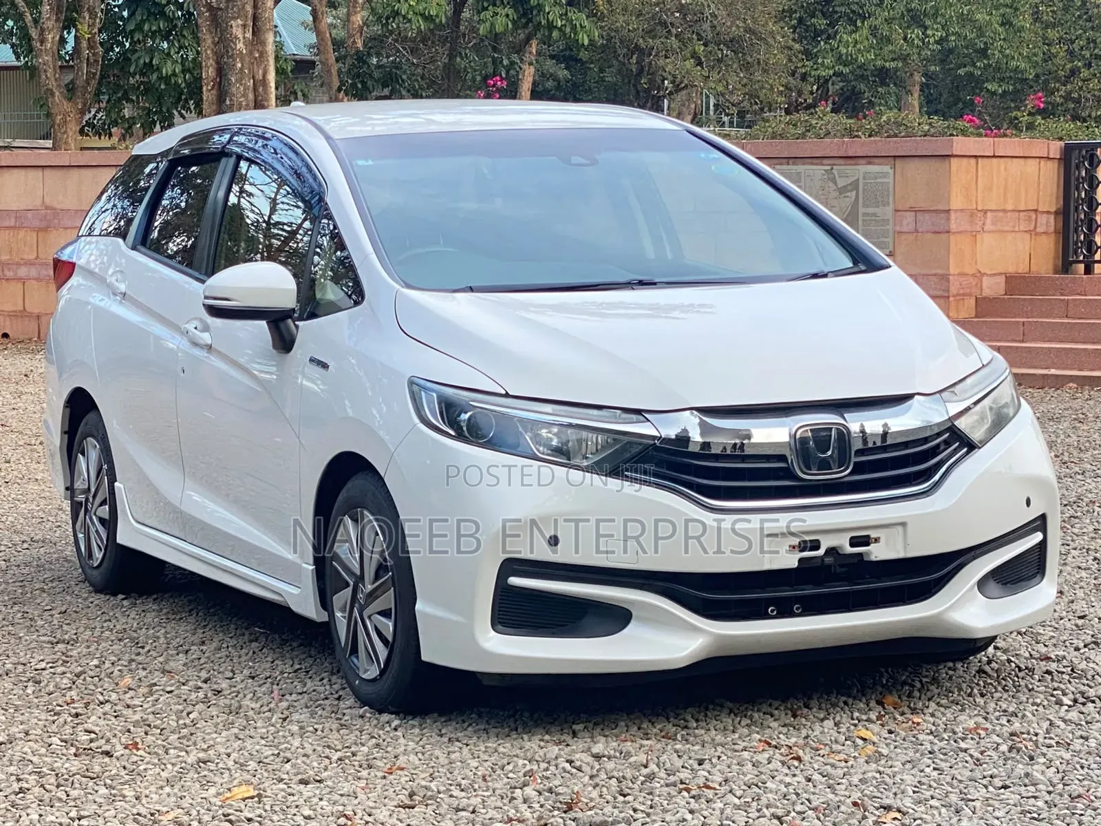 Honda Fit Shuttle 2019 White