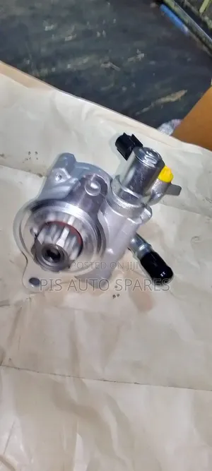 Toyota Hilux Vigo Power Steering Pump 1KD With Switch