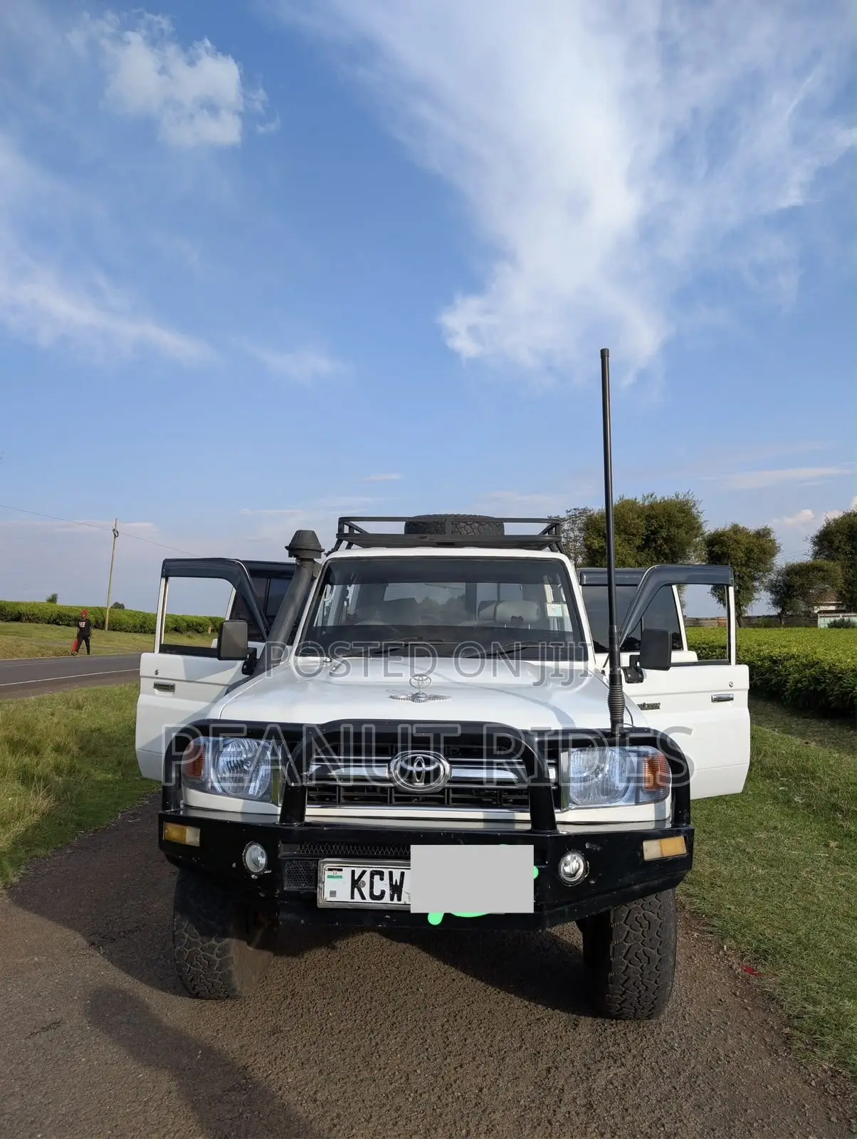 Toyota Land Cruiser 2016 White