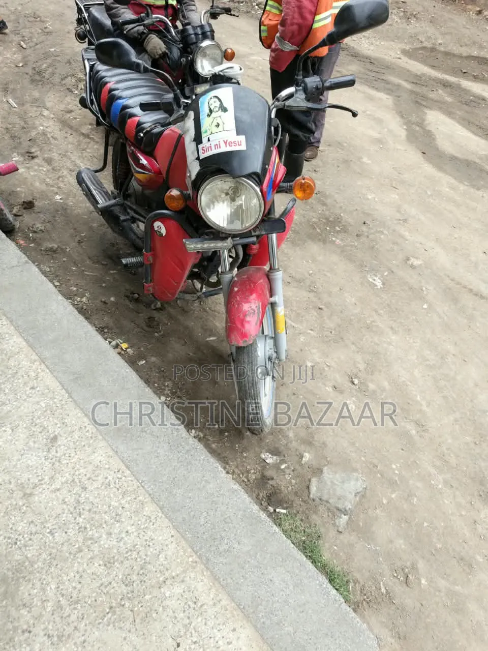 TVS HLX 125 2024 Red