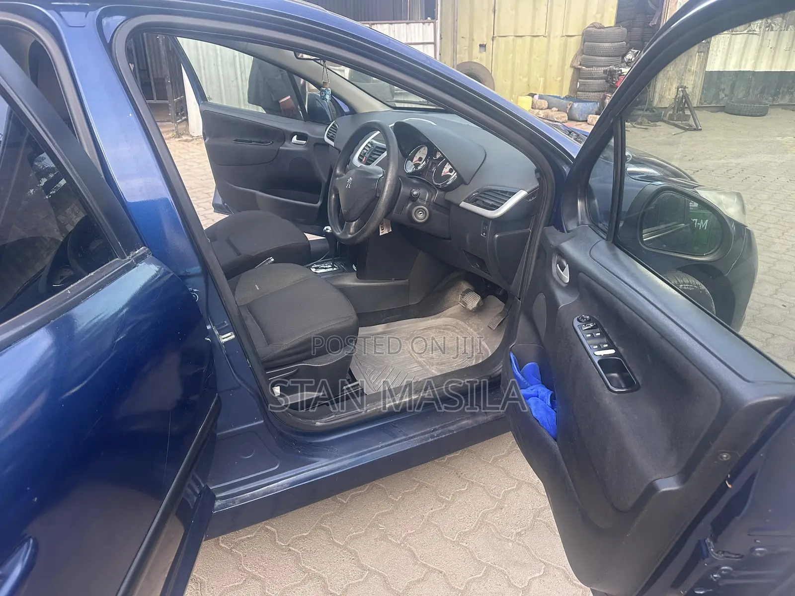 Peugeot 207 2012 Blue