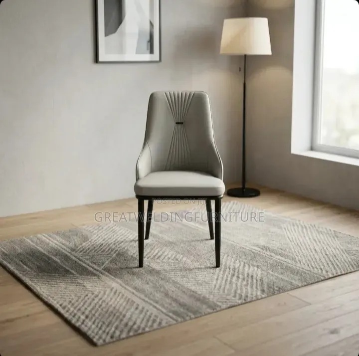 Quality Sophisticated Leather Dining Chair Ds2