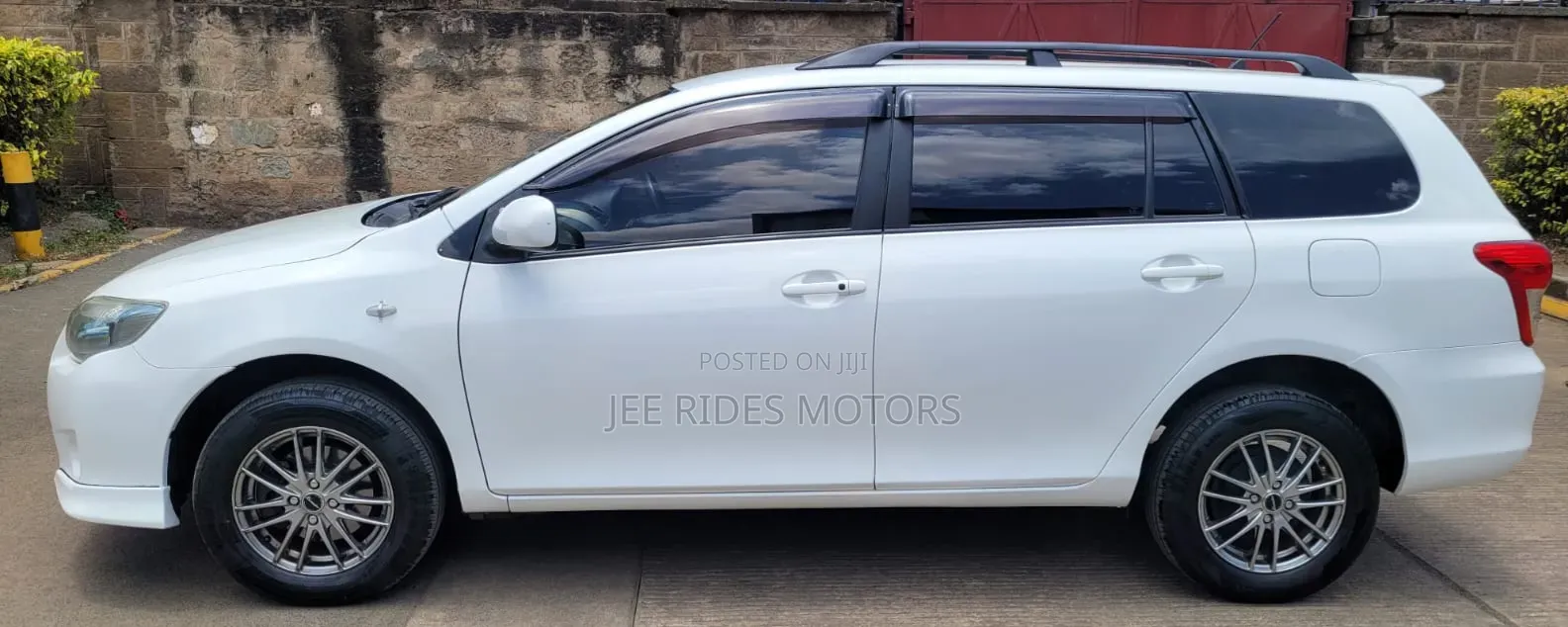 Toyota Corolla Fielder 2012 Off white