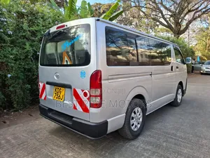 Toyota HiAce 2015 Silver