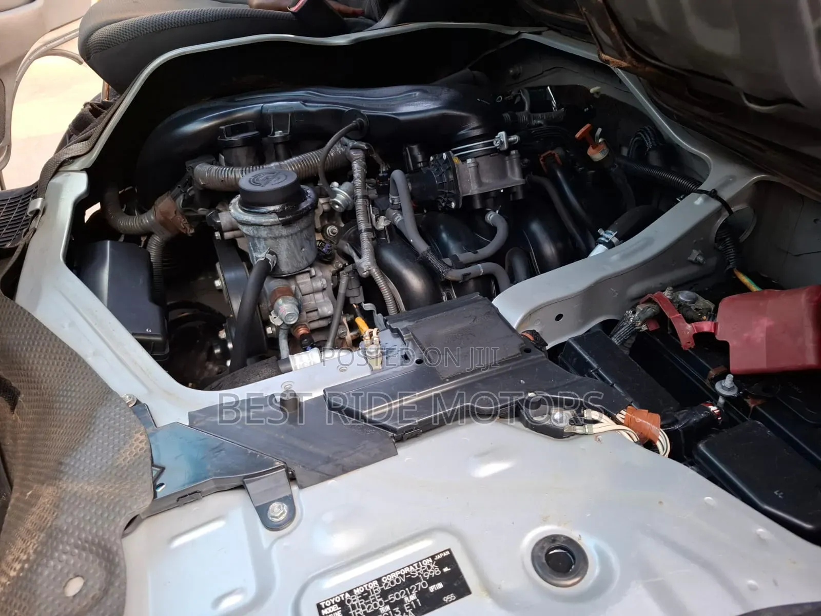 Toyota HiAce 2015 Silver