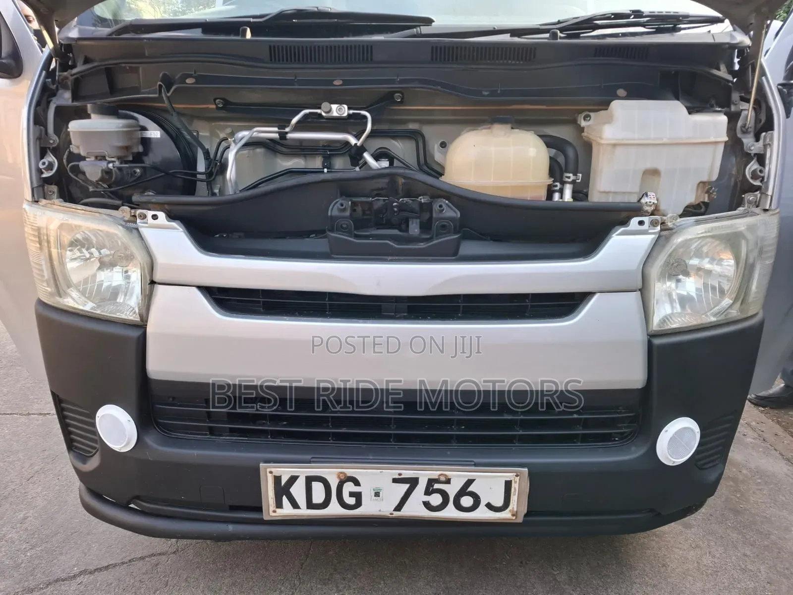 Toyota HiAce 2015 Silver