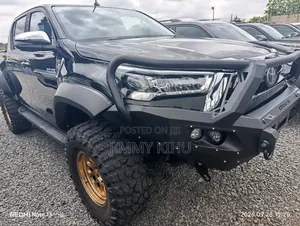 Toyota Hilux 2022 Black