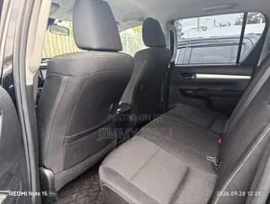 Toyota Hilux 2022 Black