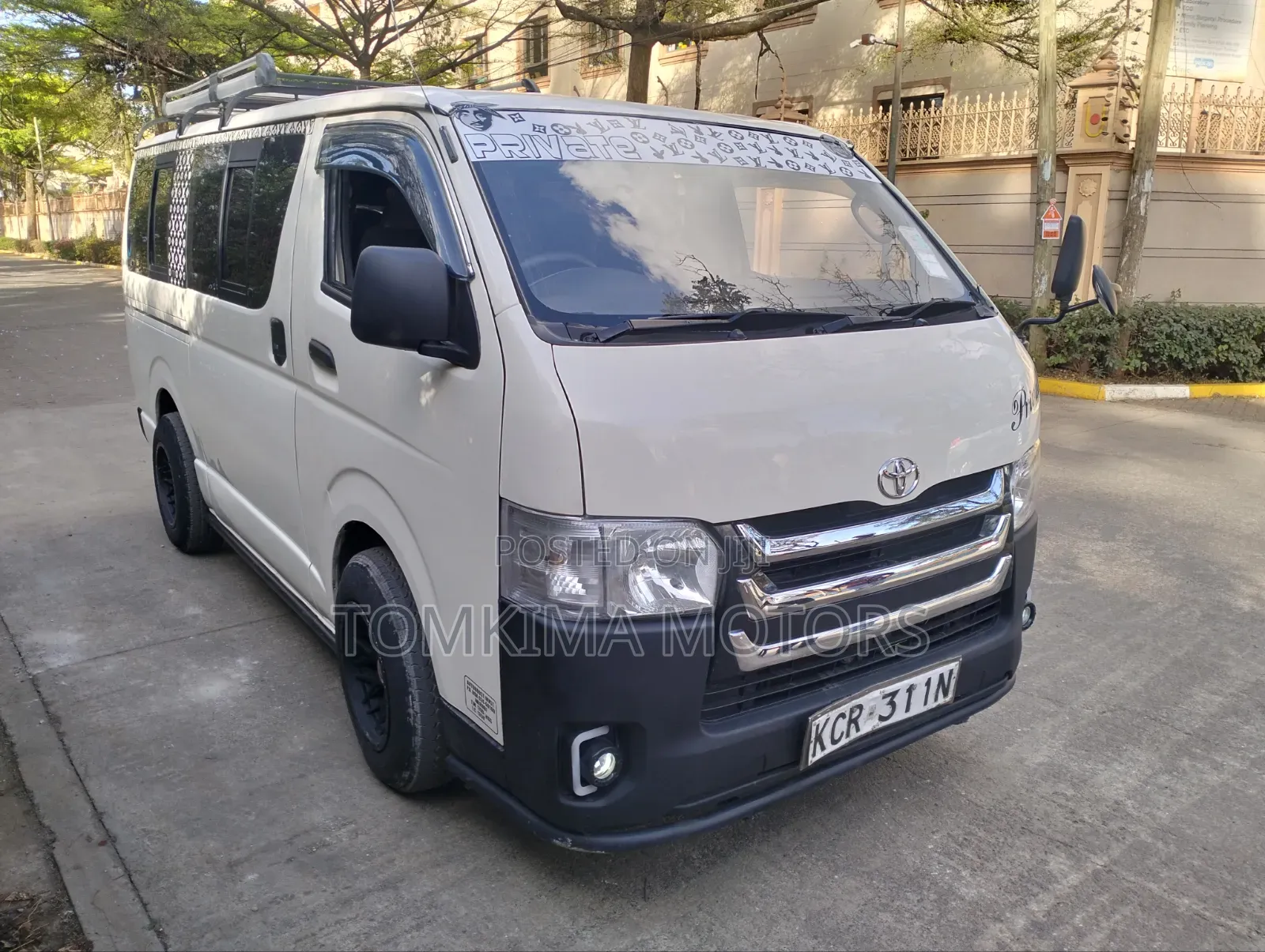 Toyota HiAce 2011 White