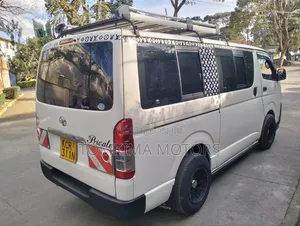 Toyota HiAce 2011 White