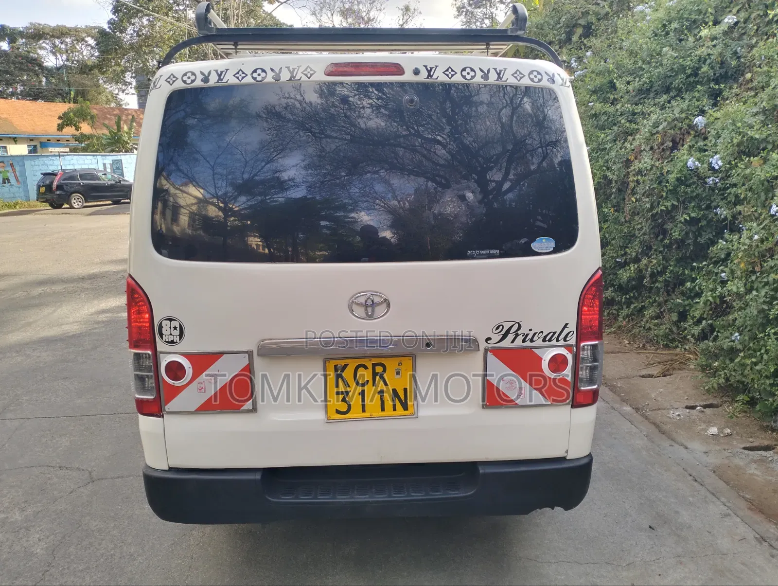 Toyota HiAce 2011 White