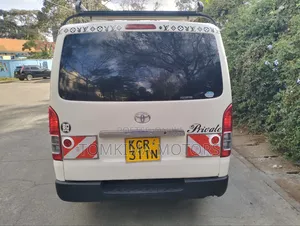 Toyota HiAce 2011 White
