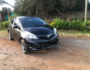 Toyota Vitz 1.3 AWD 5dr 2012 Black