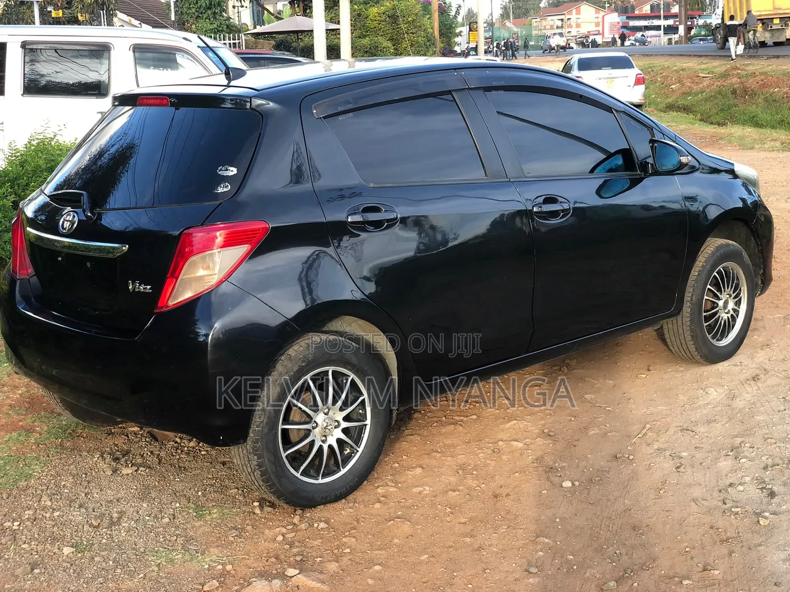 Toyota Vitz 1.3 AWD 5dr 2012 Black