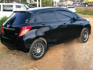 Toyota Vitz 1.3 AWD 5dr 2012 Black