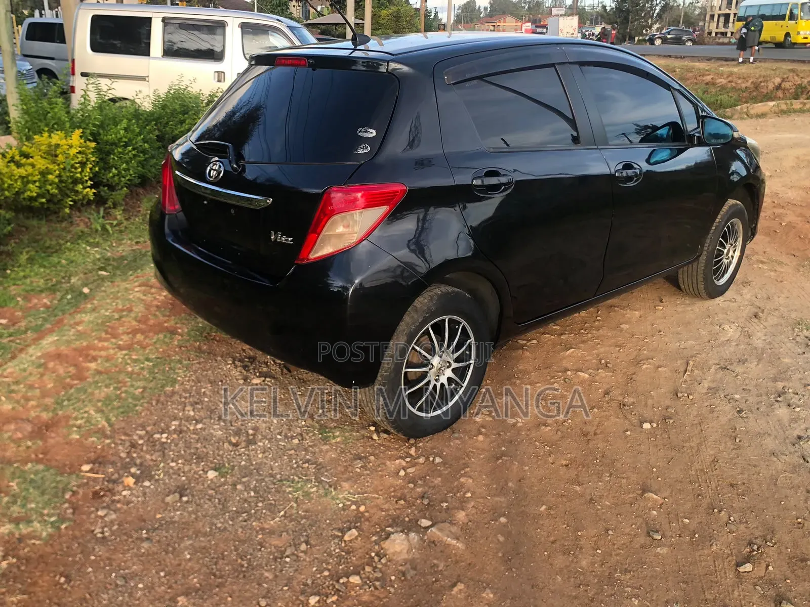 Toyota Vitz 1.3 AWD 5dr 2012 Black