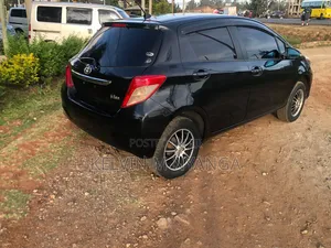 Toyota Vitz 1.3 AWD 5dr 2012 Black