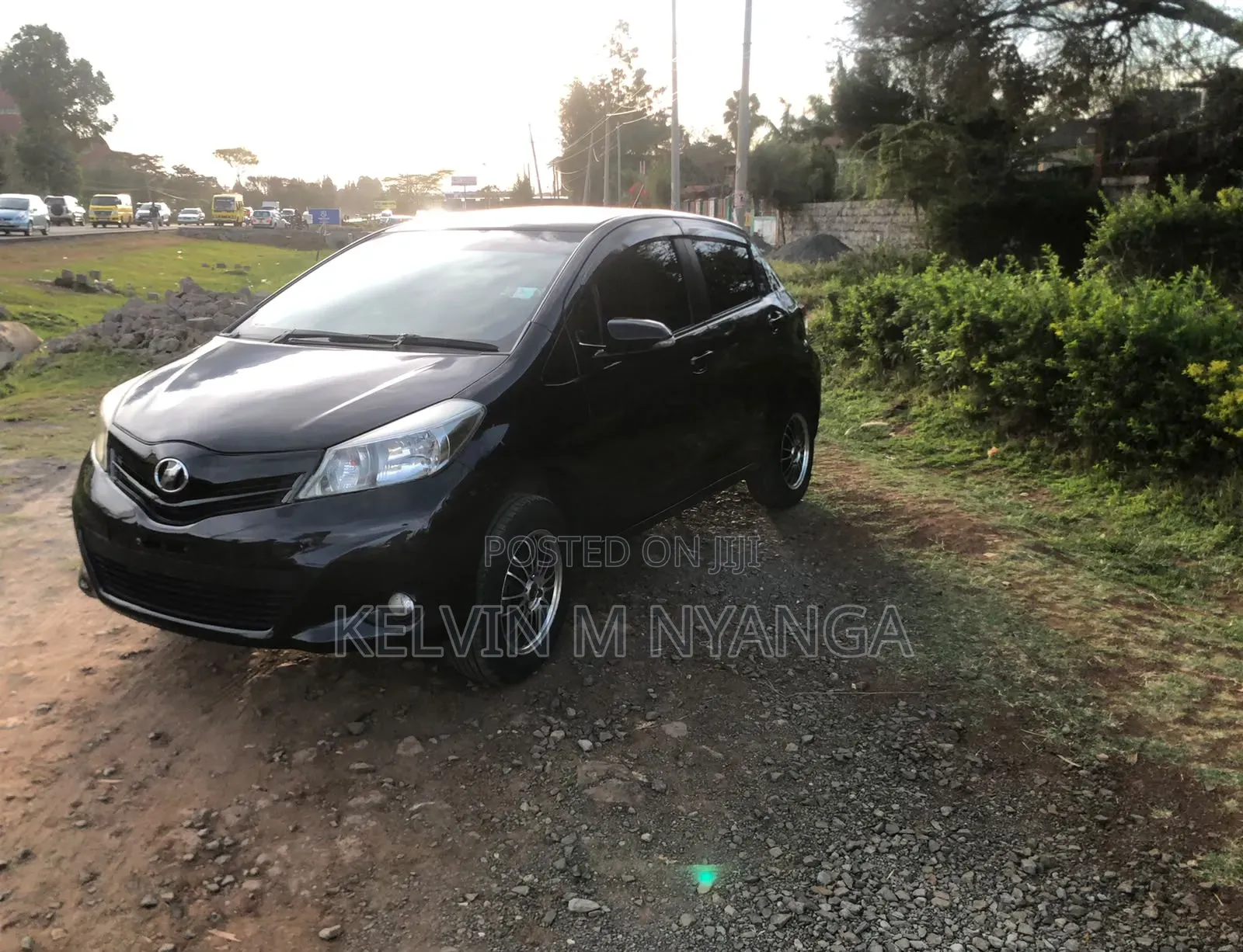 Toyota Vitz 1.3 AWD 5dr 2012 Black