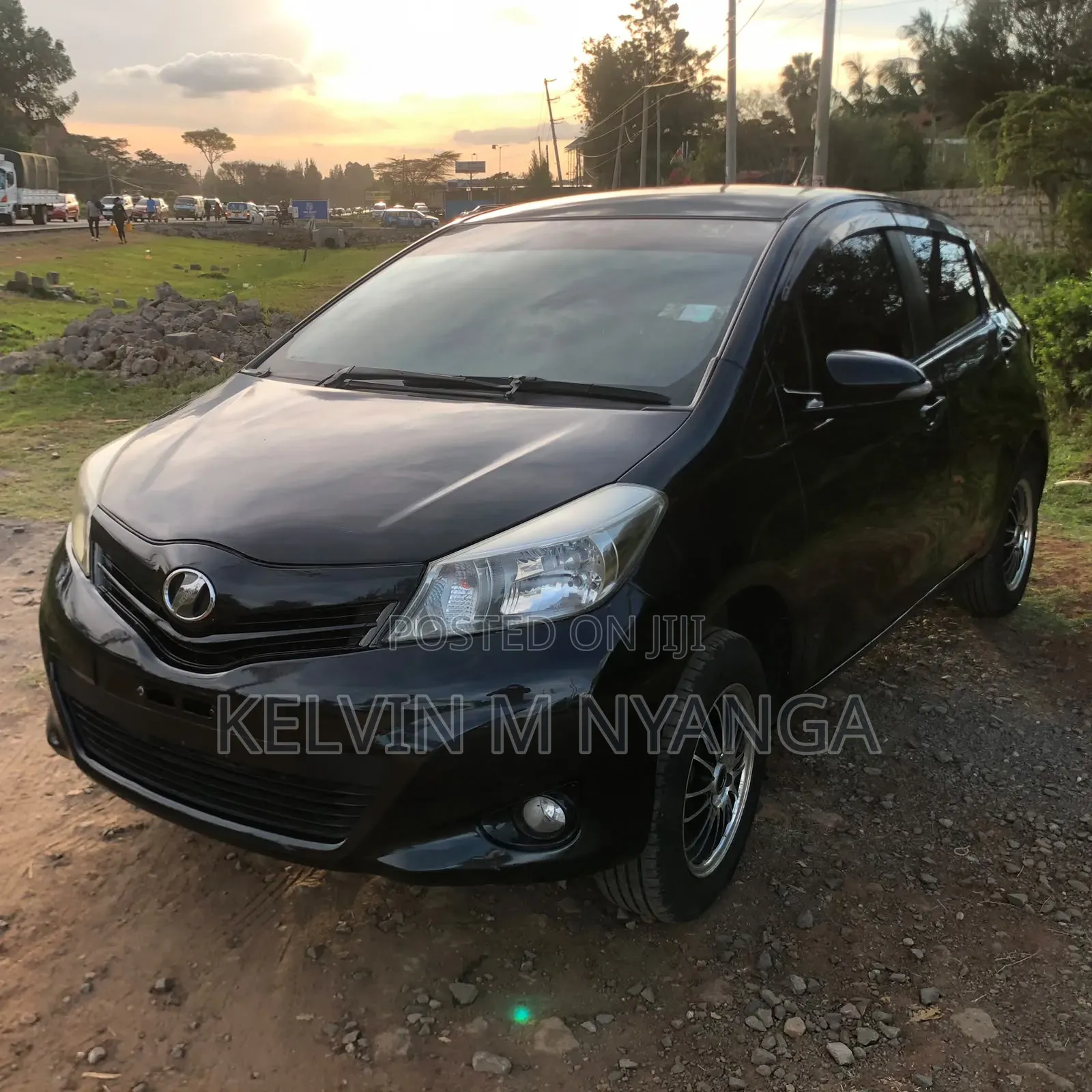 Toyota Vitz 1.3 AWD 5dr 2012 Black