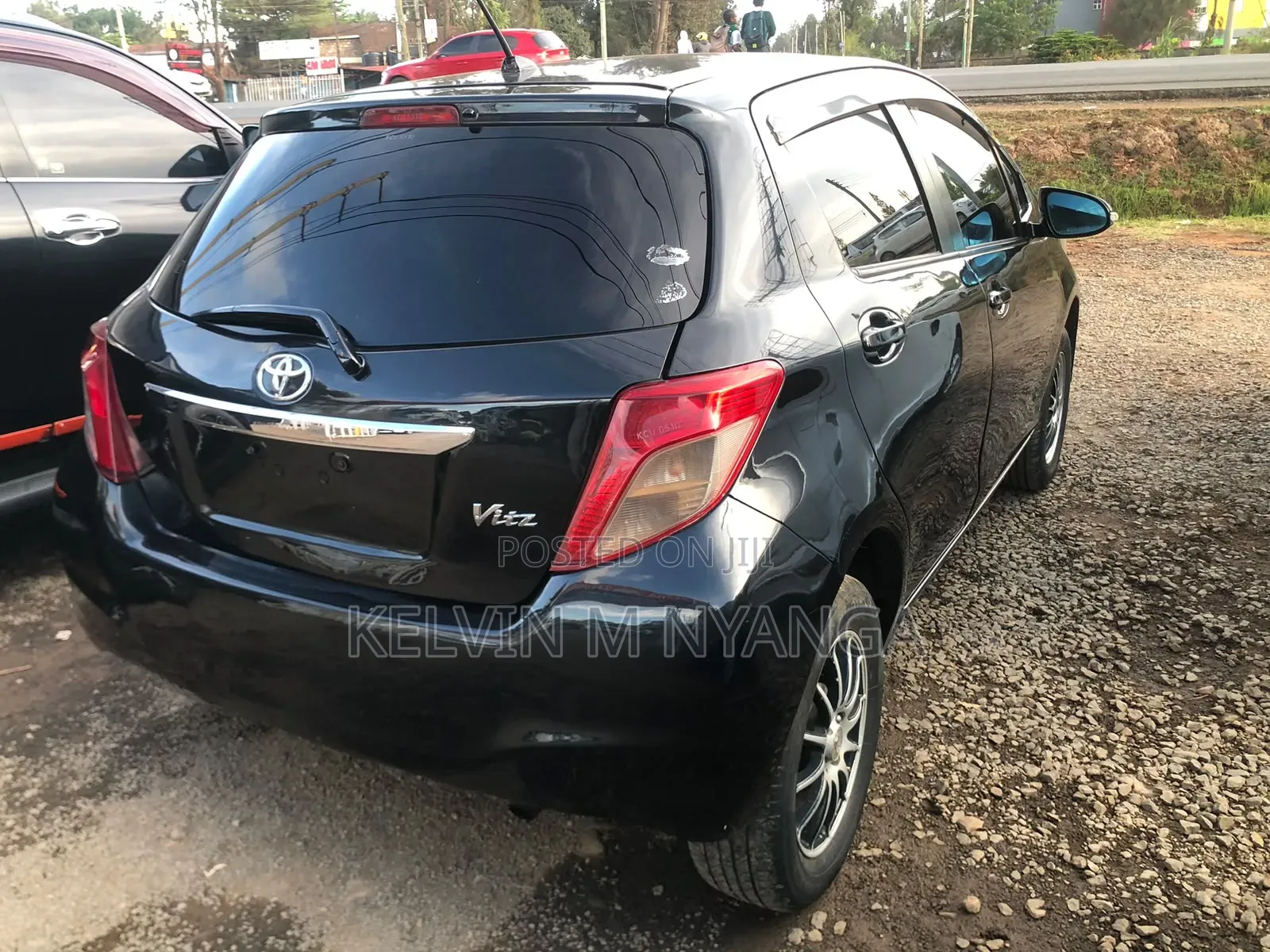 Toyota Vitz 1.3 AWD 5dr 2012 Black