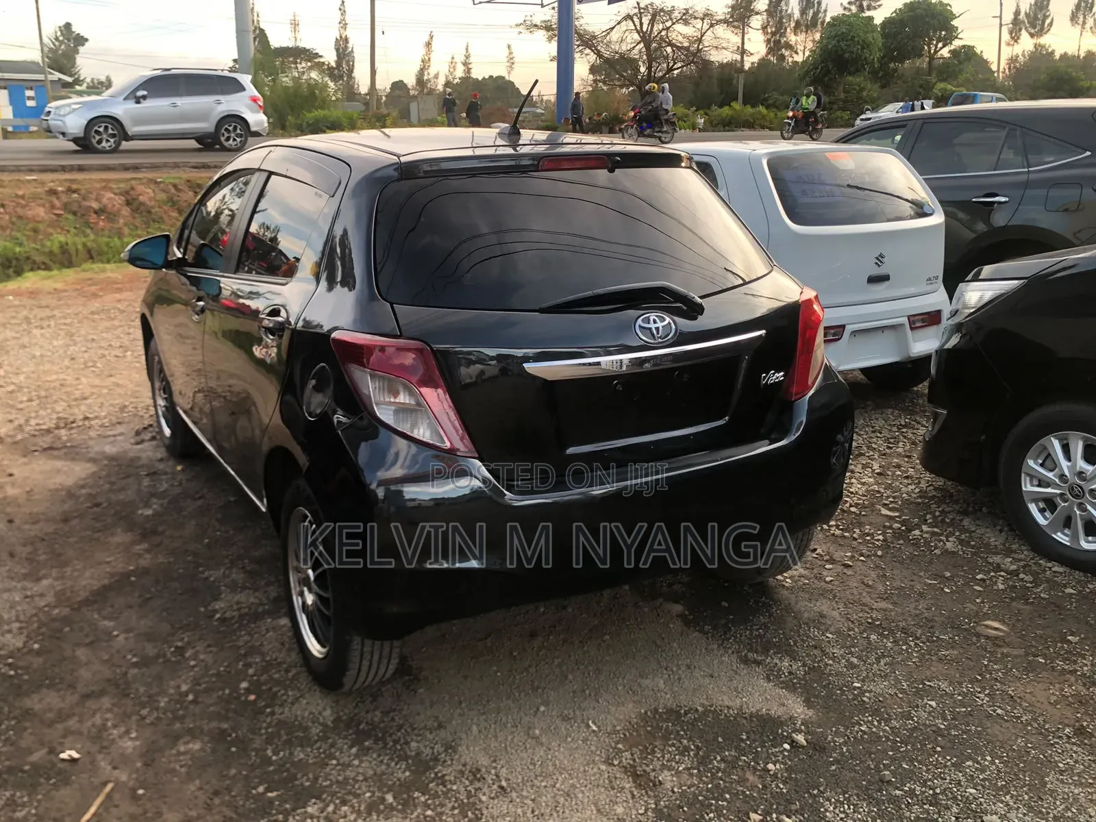 Toyota Vitz 1.3 AWD 5dr 2012 Black