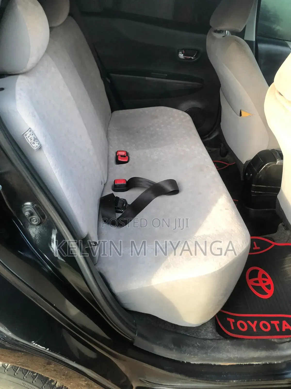 Toyota Vitz 1.3 AWD 5dr 2012 Black
