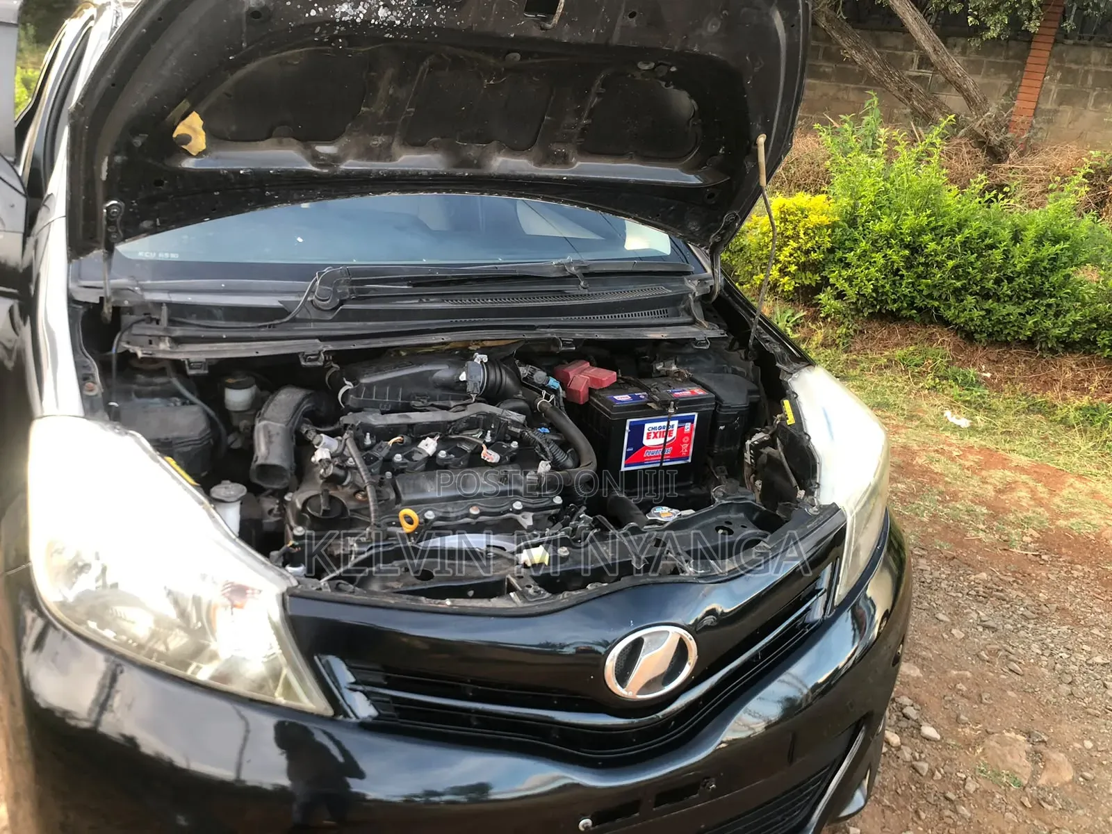 Toyota Vitz 1.3 AWD 5dr 2012 Black