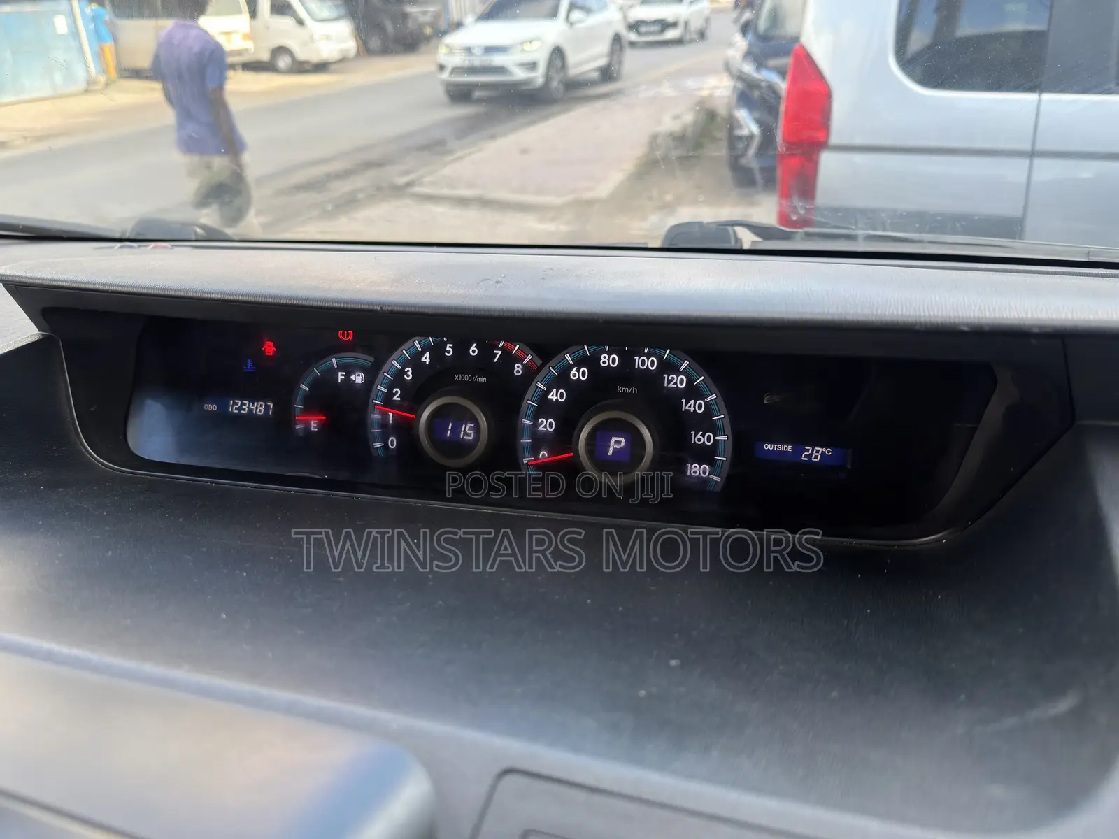 Toyota Noah 2.0 FWD (8 Seater) 2014 Black