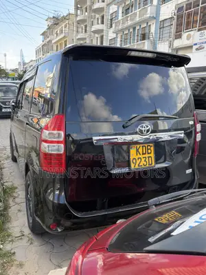Toyota Noah 2.0 FWD (8 Seater) 2014 Black