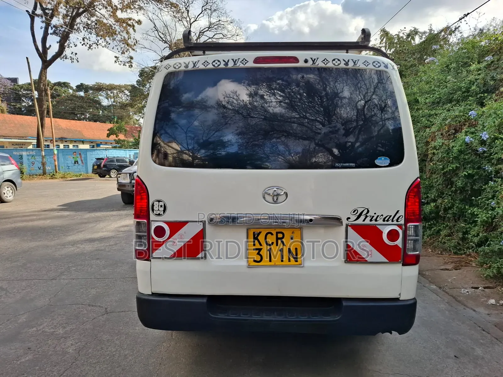 Toyota HiAce 2012 White