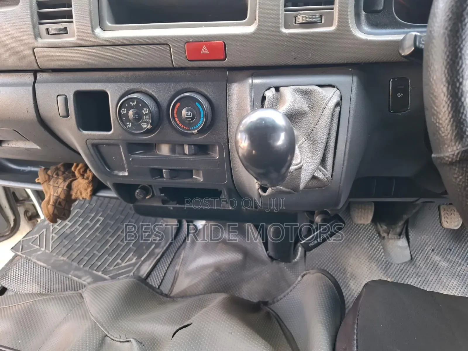 Toyota HiAce 2012 White