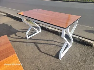 Simple Computer Desk / Laptop Table 1.2M