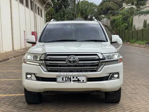 Toyota Land Cruiser 4.6 V8 ZX 2016 White