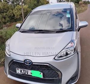 Toyota Sienta 2020 Silver