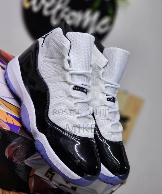 Air Jordan 11 Sneakers 