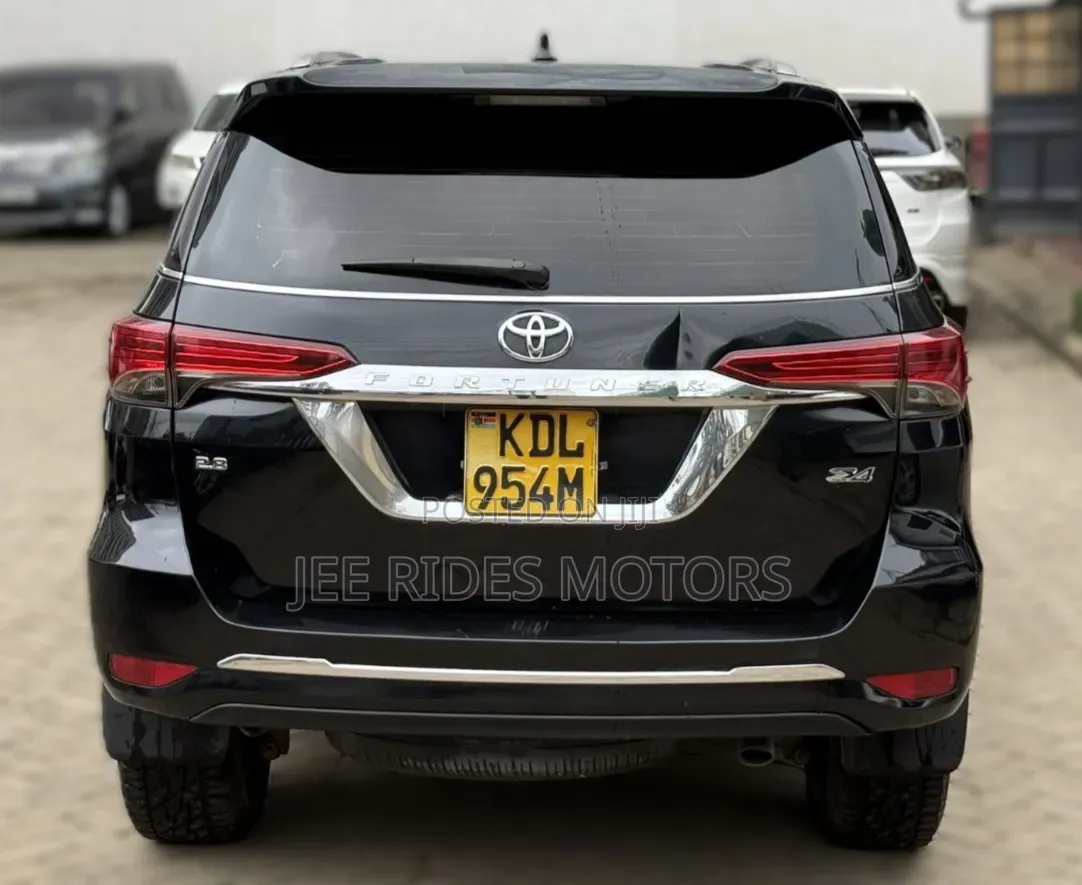 Toyota Fortuner 2016 Matt Black