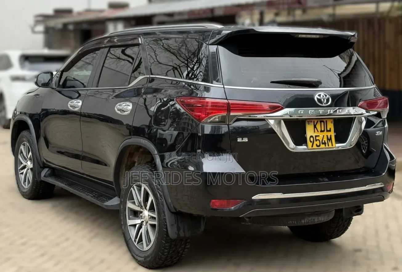 Toyota Fortuner 2016 Matt Black