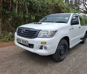 Toyota Hilux 2014 White