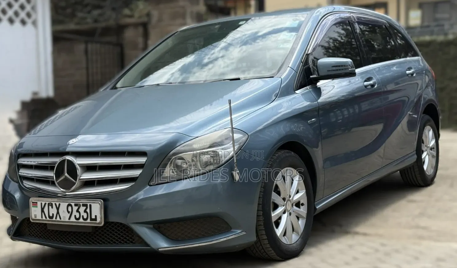 Mercedes-Benz B-Class 2012 Blue