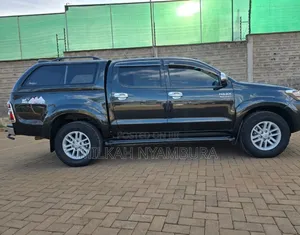 Toyota Hilux 2010 Black