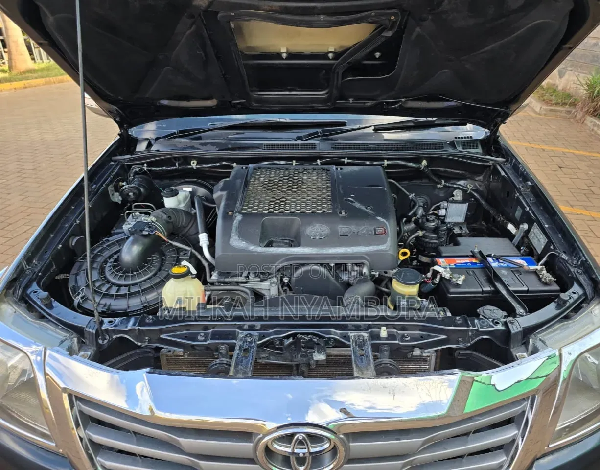 Toyota Hilux 2010 Black