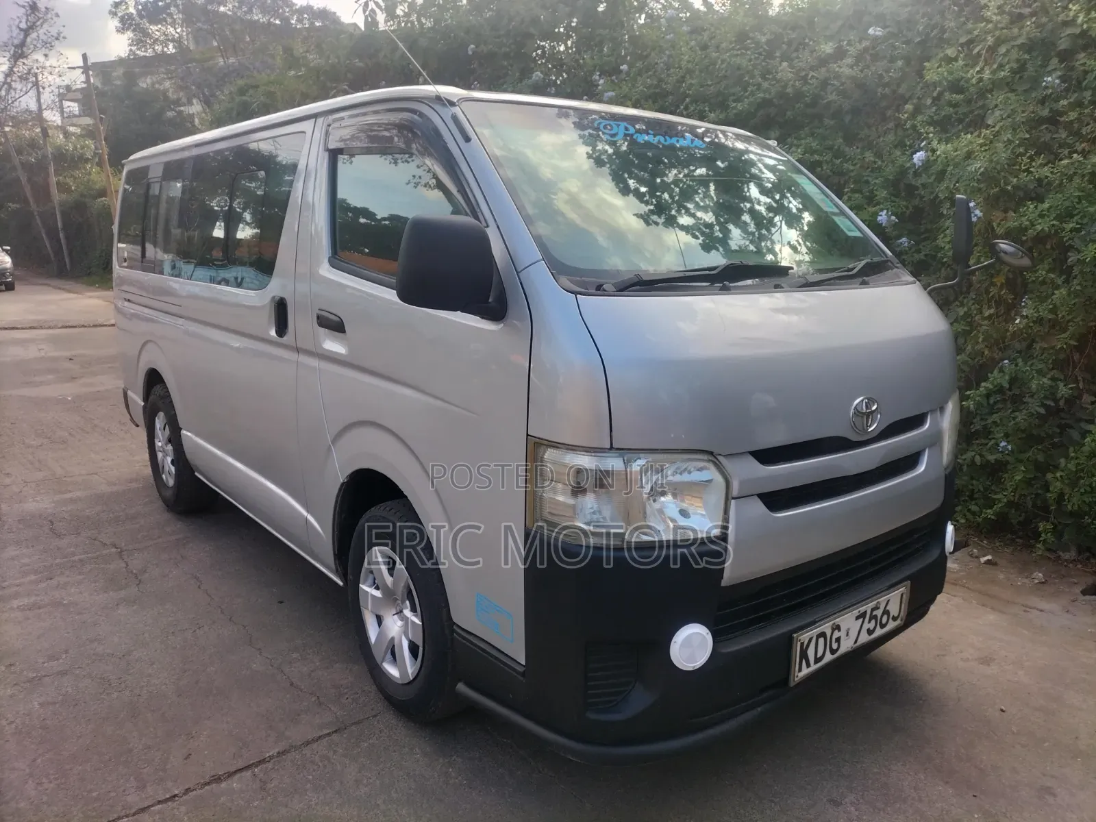 Toyota HiAce 2014 Silver