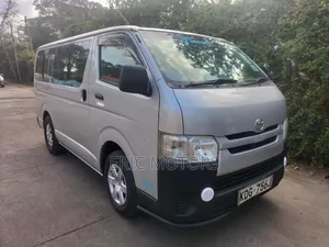 Toyota HiAce 2014 Silver